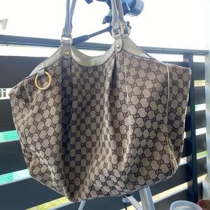 Authentic large monogram sukey Gucci tote